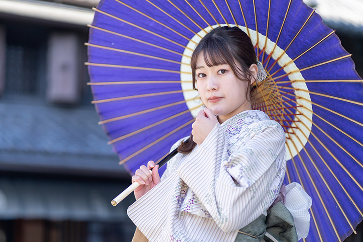 浴衣女性イメージ